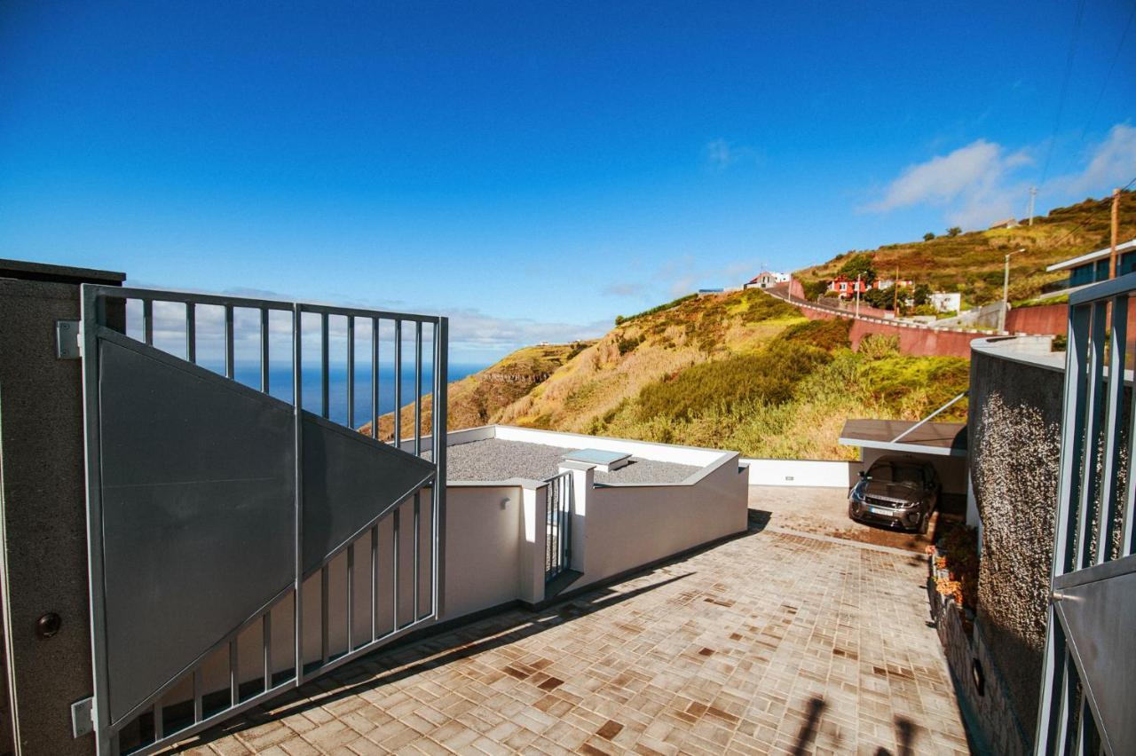 The Cliffhouse By Lovelystay Faja da Ovelha Exterior photo